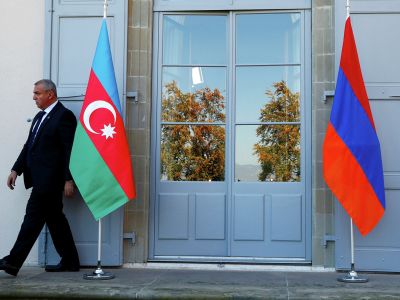 Флаги Азербайджана и Армении. Фото: Denis Balibouse / Reuters